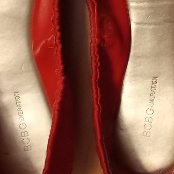 BCBGeneration "Elley" Ballet Flats Red with Cork Look Toe & Heel in Size 8.5B - Picture 5 of 11